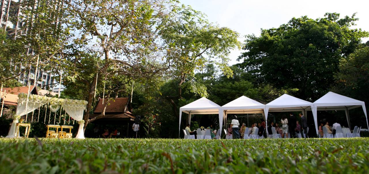 รับจัดเลี้ยงนอกสถานที่ จัดงานแต่งงานในสวน จัดเลี้ยงงานแต่งงานในสวน กลางเมือง