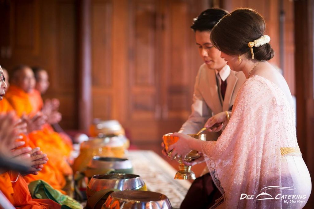 จัดงานแต่งงานแบบไทยๆ พร้อมเมนูอาหารจัดเลี้ยงบุฟเฟต์อร่อยๆจากดีเคเทอริ่ง