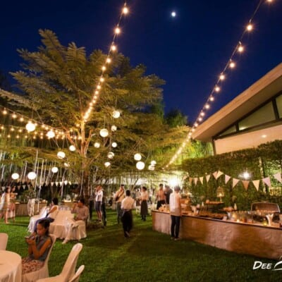 จัดงานเลี้ยงค็อกเทล ในสวนสถานที่จัดงาน 66 Cottage